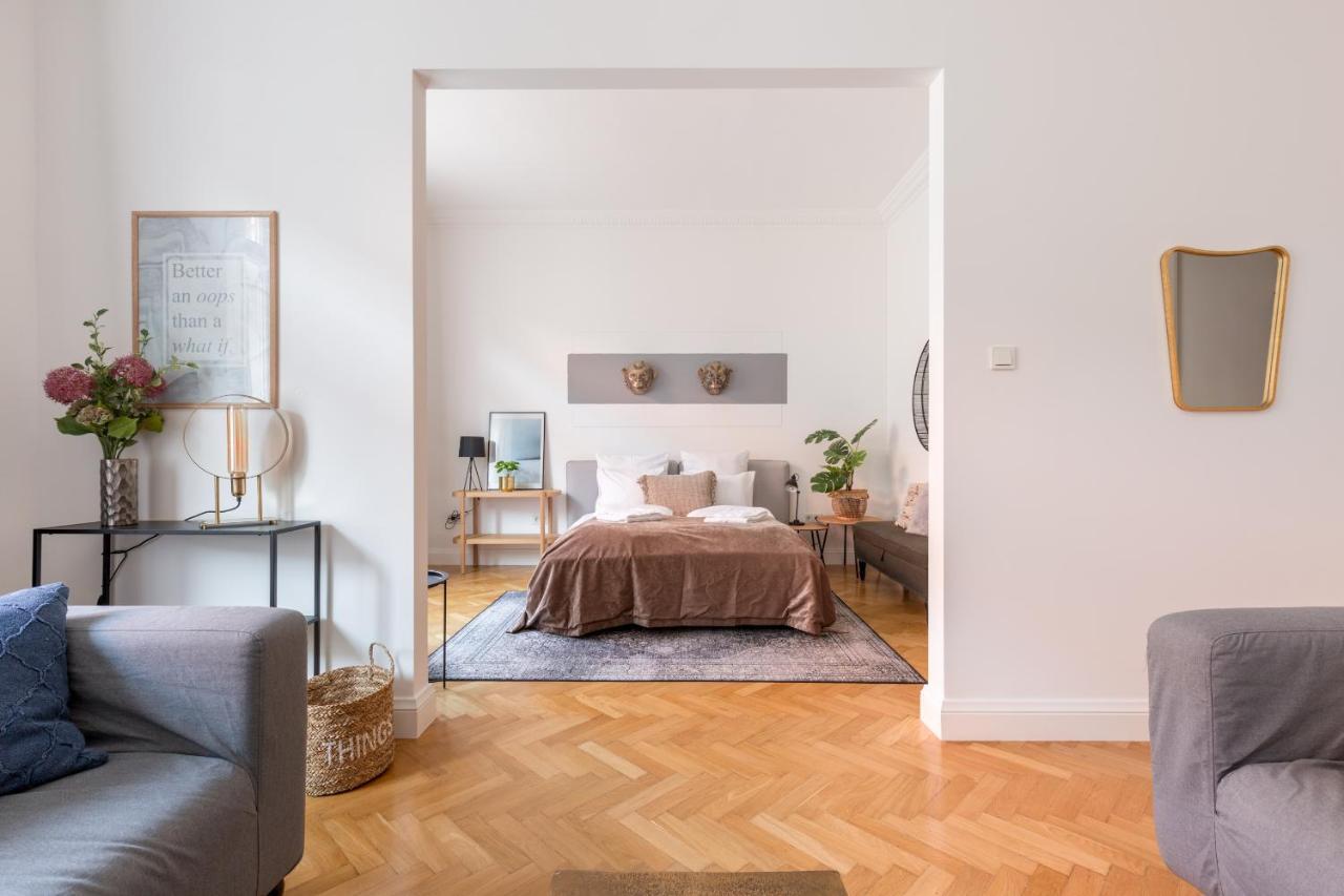 Style & Harmony In The Absolute Center Of Apartment *