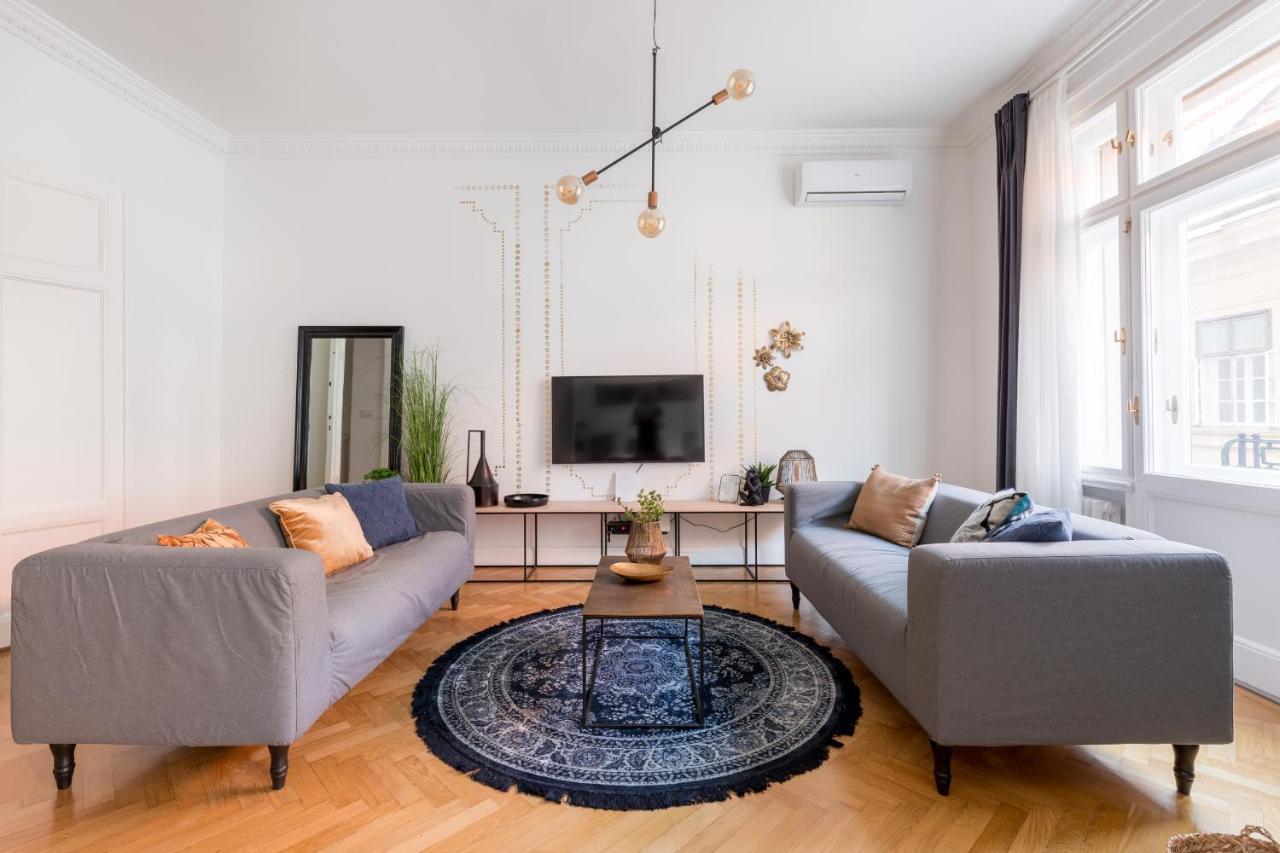 Style & Harmony In The Absolute Center Of Apartment Budapest